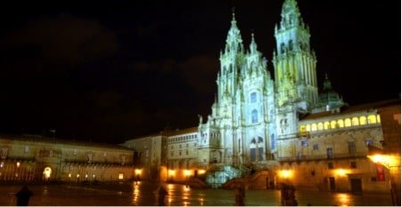 Ruta camper van por Galicia al paso de los peregrinos que van a Santiago de Compostela. Naturaleza, gastronomia y experiencias únicas.